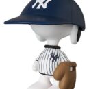 MLB × Peanuts UDF PVC Фигурка Нью-Йорк Янкиз Снупи 7 см