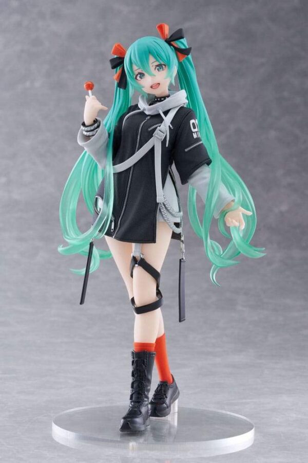 Фигурка Hatsune Miku Wonderland PVC Fashion Punk Ver. 18 cm