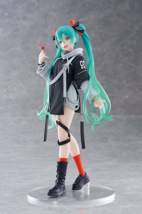 Фигурка Hatsune Miku Wonderland PVC Fashion Punk Ver. 18 cm