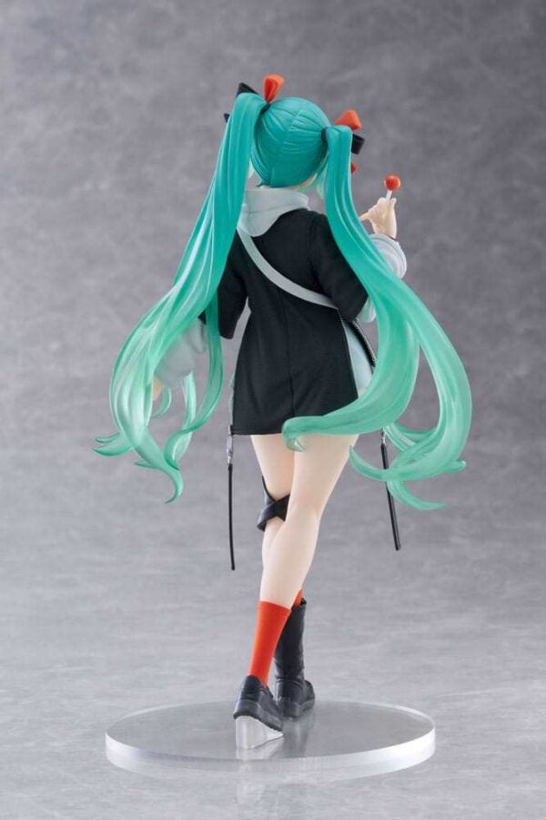 Фигурка Hatsune Miku Wonderland PVC Fashion Punk Ver. 18 cm