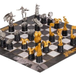 DC Comics Chess Set Batman vs. The Joker 47 cm