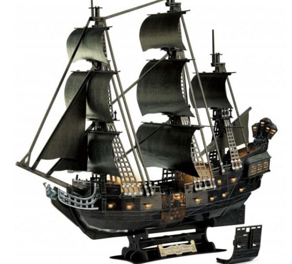 „Kariibi mere piraadid: Surnud mehed ei räägi lugusid“ 3D-puzzle „Black Pearl“ LED-versioon
