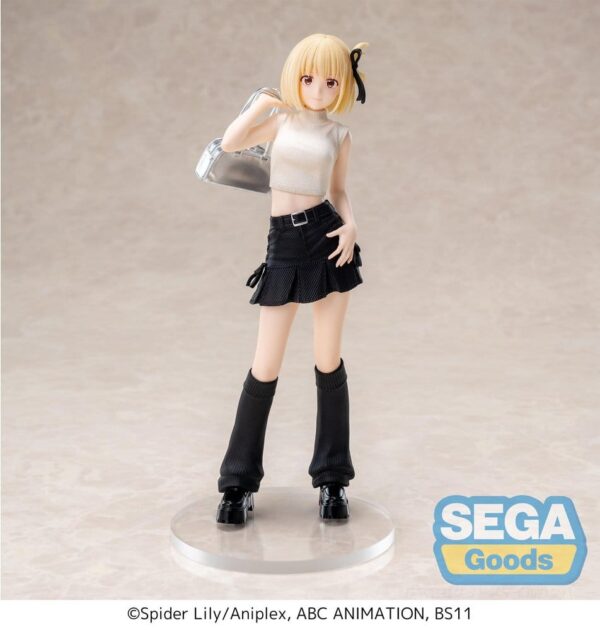 Lycoris Recoil High Premium PVC-figuur: Chisato Nishikigi „Street Snap“, 20 cm