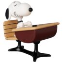 Мини-фигурка Снупи из серии «Peanuts UDF» № 18 с письменным столом, 9 см