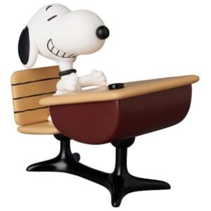Мини-фигурка Снупи из серии «Peanuts UDF» № 18 с письменным столом, 9 см